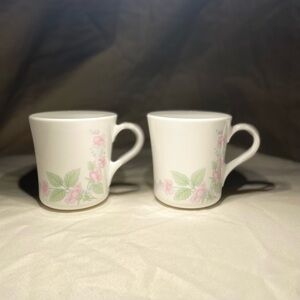 Vintage Corning glassware , flower